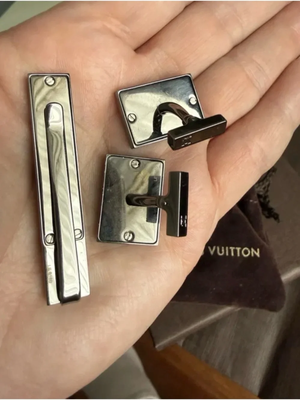 Louis Vuitton Damier Edene Cufflings & Tie Clips set with original Box - Picture 4 of 5
